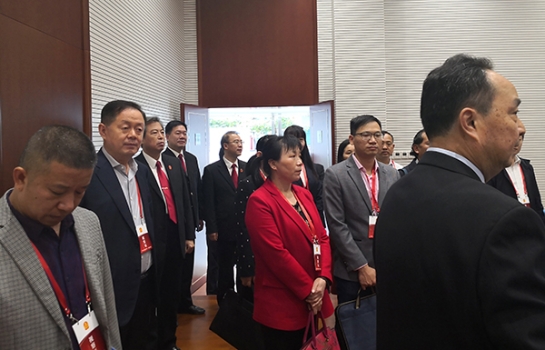 全國(guó)人大代表、方大集團(tuán)董事長(zhǎng)熊建明參加最高人民法院第一巡回法庭視察調(diào)研座談